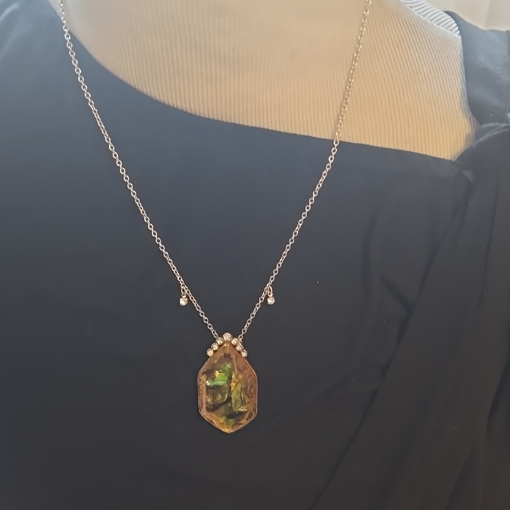 Elegant Silver Necklace with Green Pendant